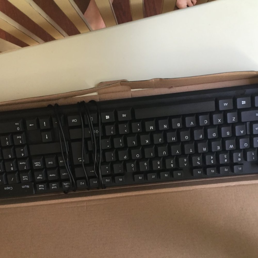 Keyboard In Box - Picture 3 of 4